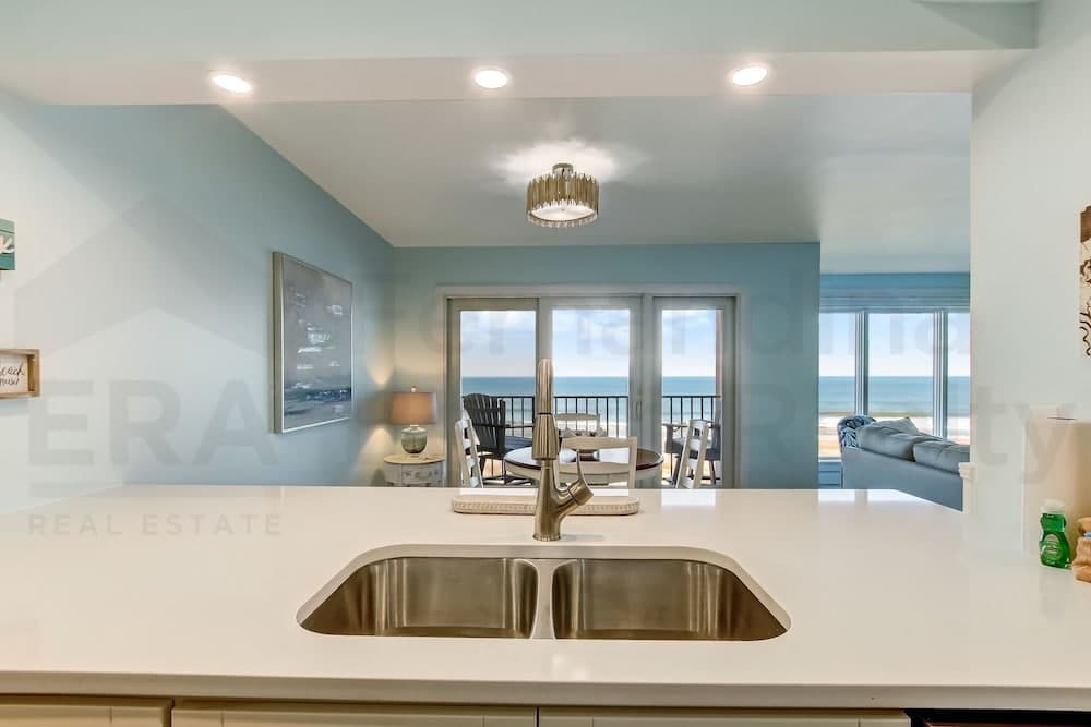 Rustic Theme Condo with Scenic Ocean View by RedAwning