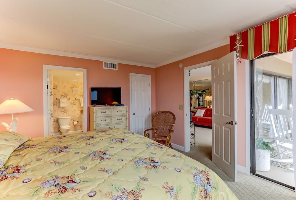 Tastefully Decorated Condo with Scenic Beach Views by RedAwning