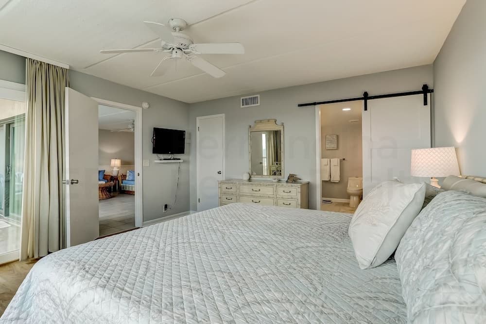 Convenience Direct Oceanfront Condo with Private Balcony by RedAwning