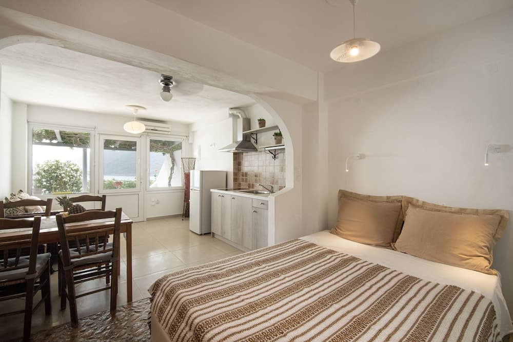 Nafsika Sea View Apartments