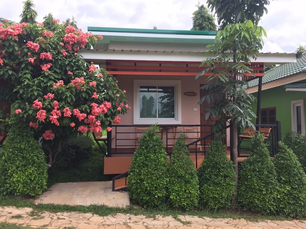 Baan Ing Khao Resort