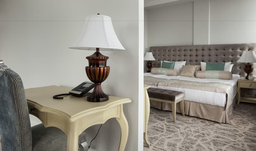 Bristol Central Park Hotel