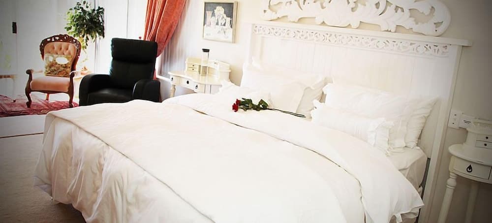 Belurana Collection River Manor