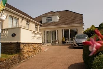 Eske Villa Bed & Breakfast