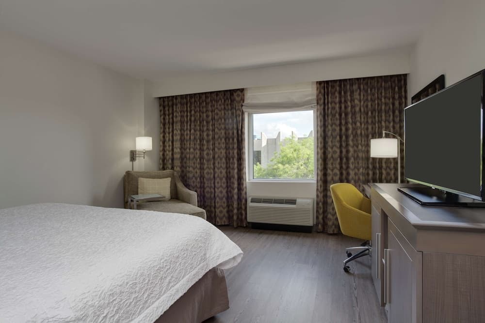 Hampton Inn & Suites Miami Wynwood Design District