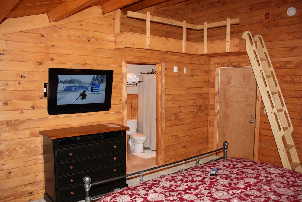 Lake Parlin Lodge & Cabins