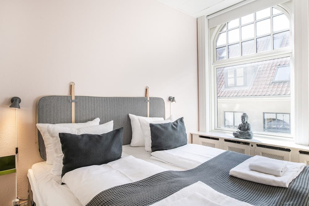 The Mile 1 by Daniel&Jacob’s