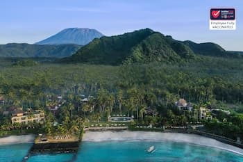 Candi Beach Villas - CHSE Certified