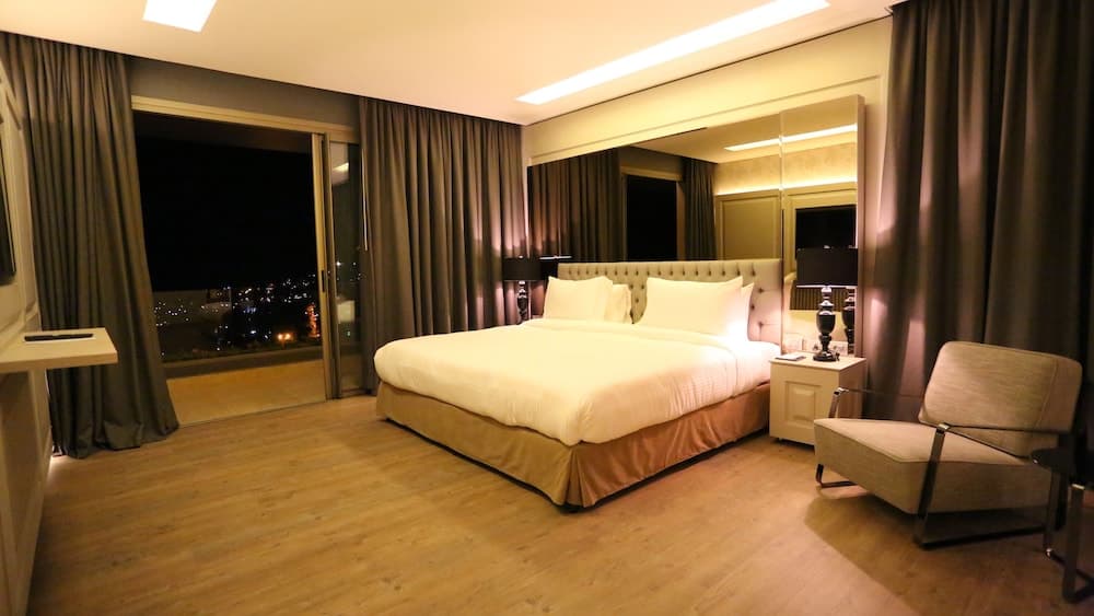 Mist Hotel And Spa By Warwick