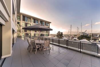 Pelicanstay at Auckland Waterfront