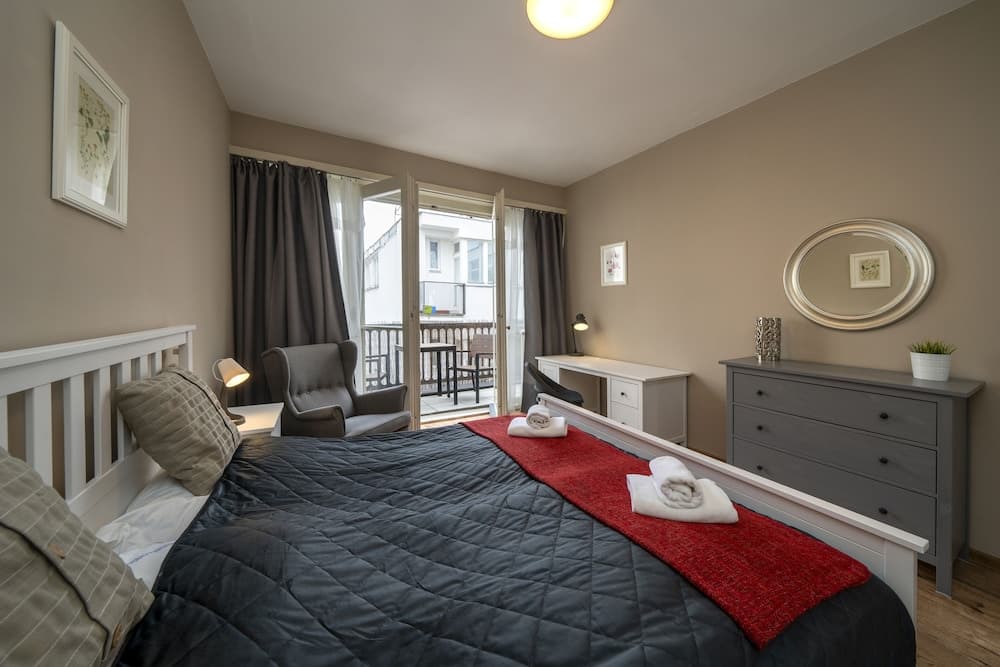 New Town - Apple Apartments