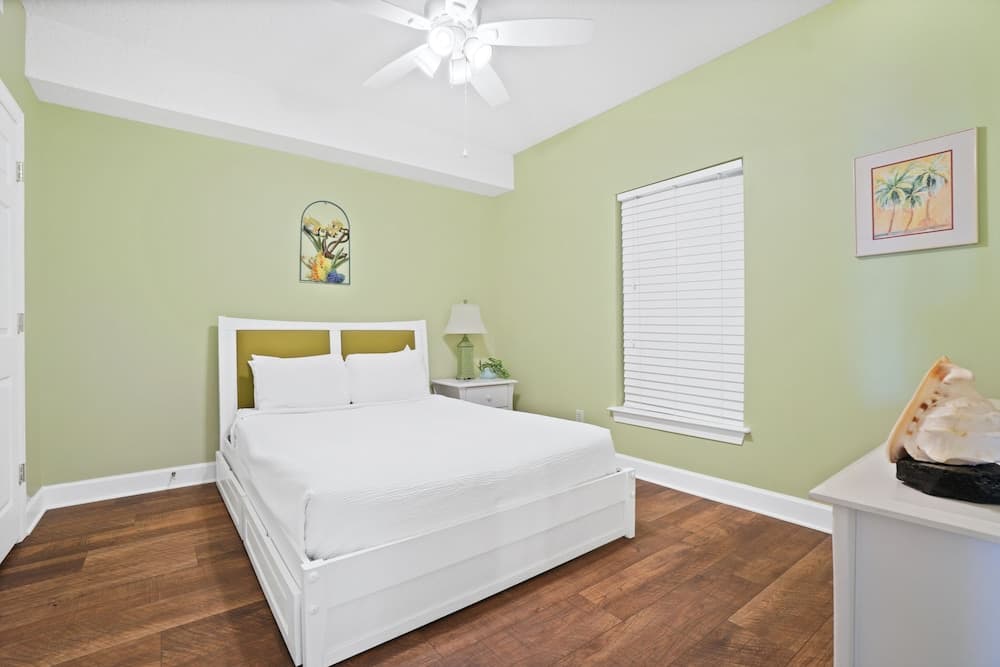 Emerald Isle Beach Resort by Panhandle Getaways