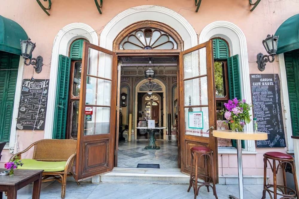 Büyükada Anastasia Meziki History Mansion