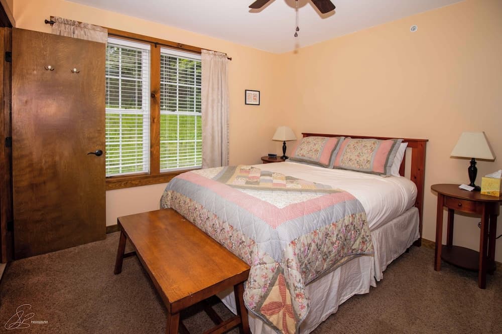 The Old Lantern Inn and Barn