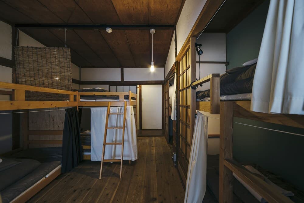Torii-Kuguru Hostel