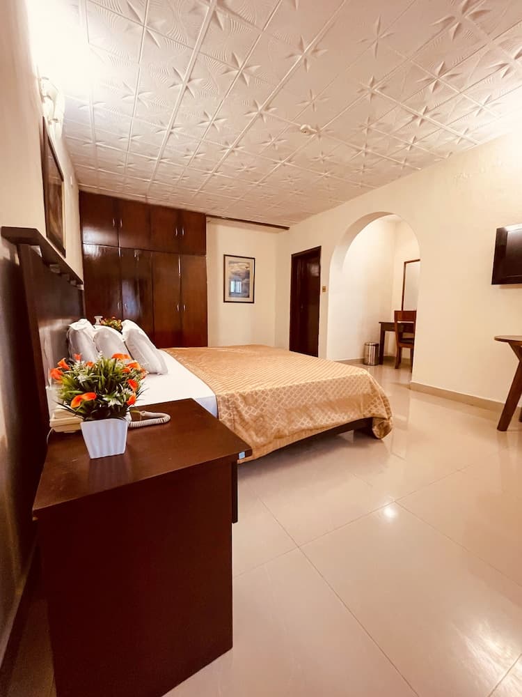 Indigo Hotel Restaurant & Bar