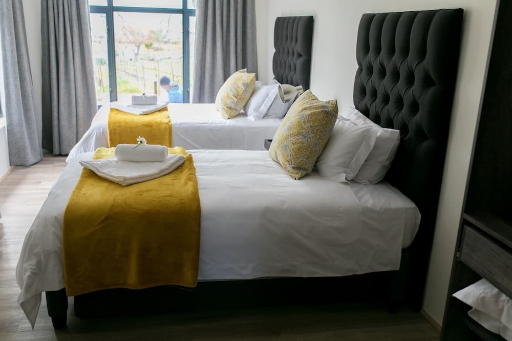 401 Rozendal Cottages