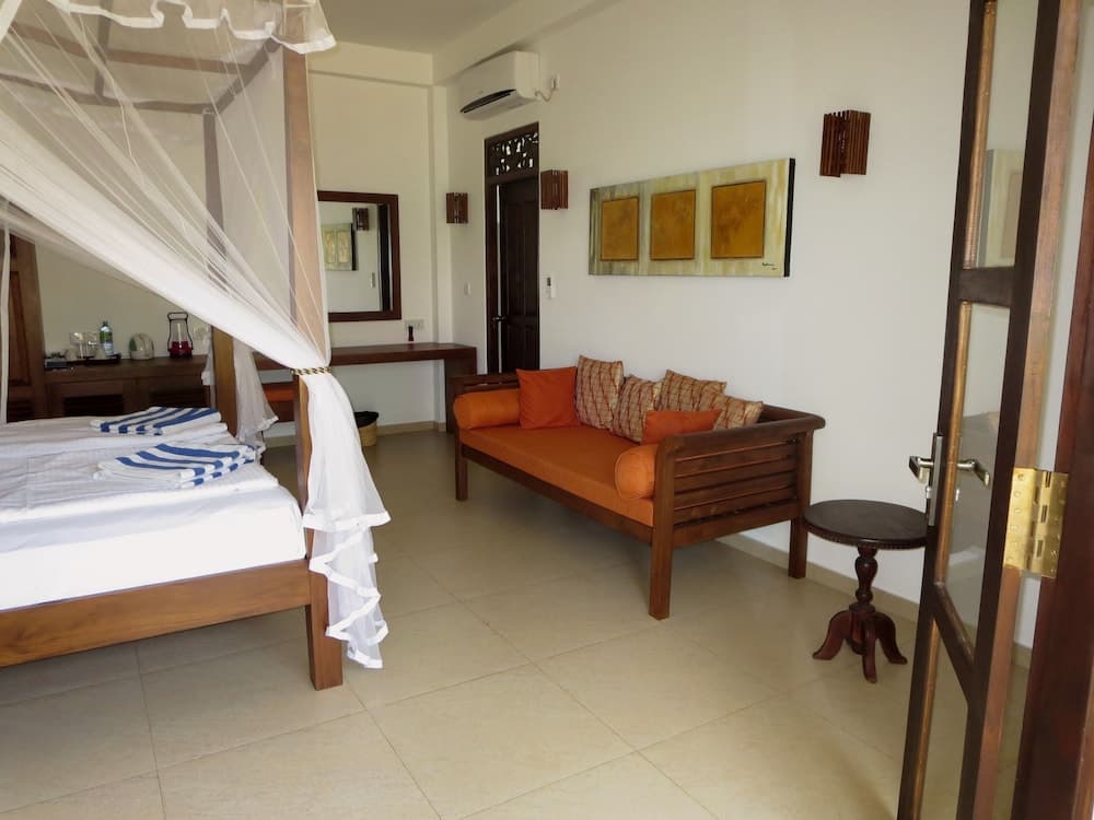 Lanka Beach Bungalows