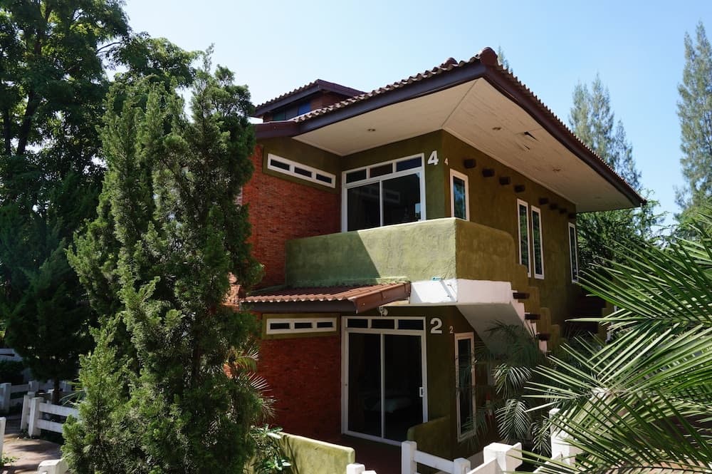 Nakhaburi Hotel & Resort