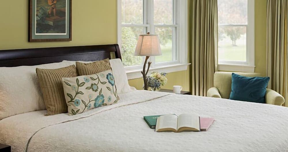 Inn at Huntingfield Creek