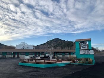 Raton Pass Motor Inn