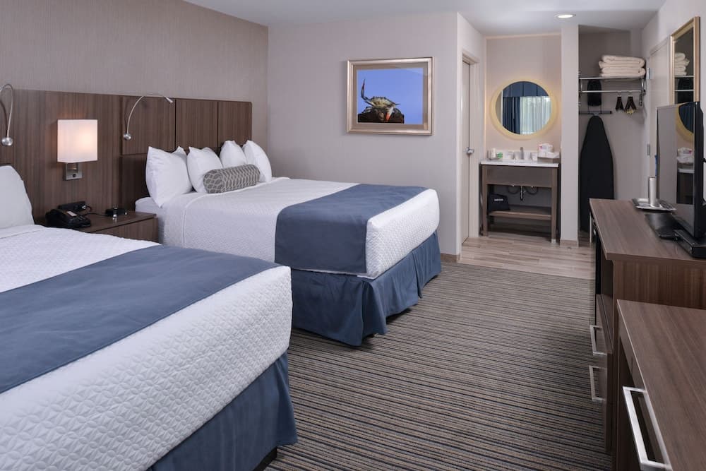 Anchored Inn at Hidden Harbour Marina