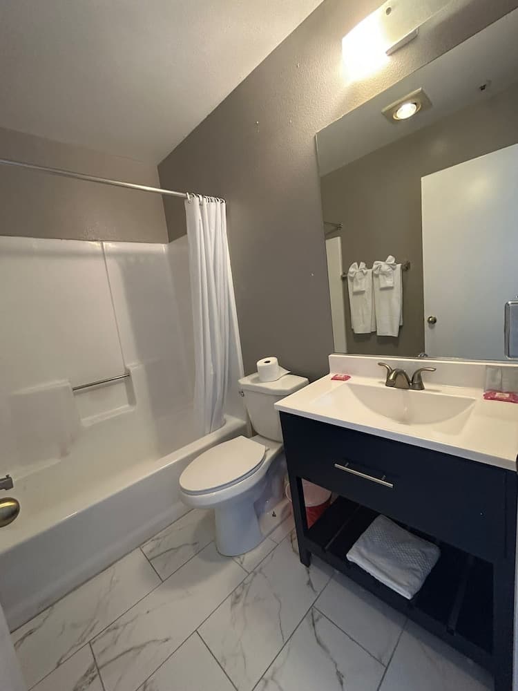 Backcountry Inn Motel