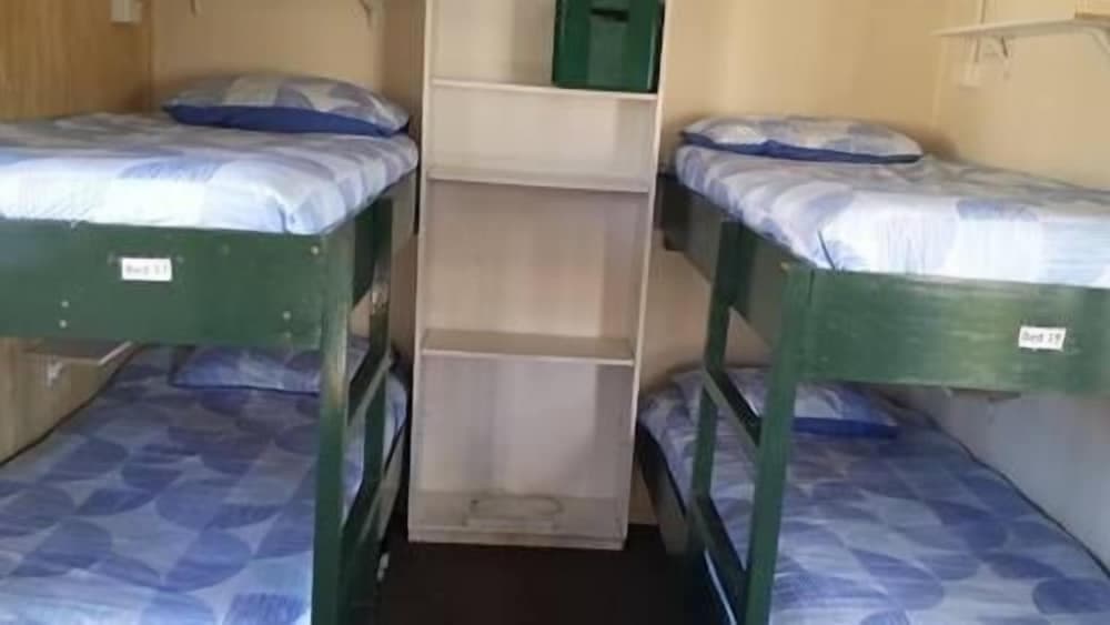 Apple Tree Backpackers