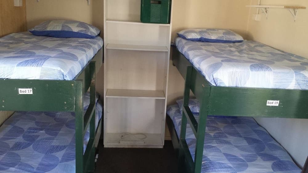 Apple Tree Backpackers