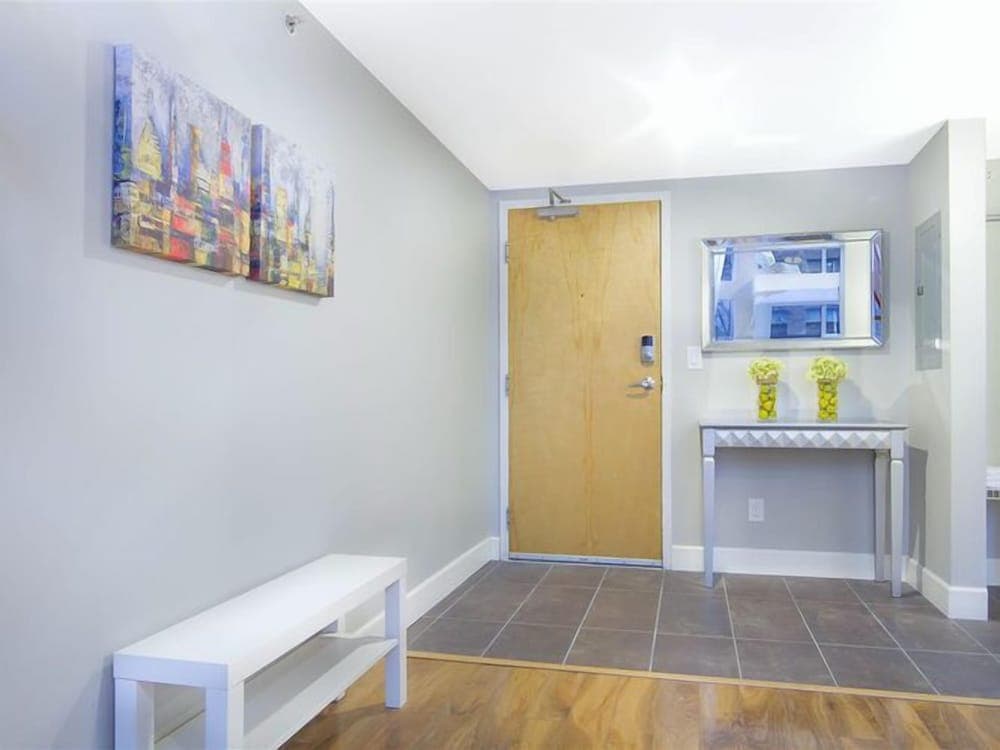 King Suites Downtown Vancouver