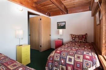 Holmes 3 Br home by RedAwning