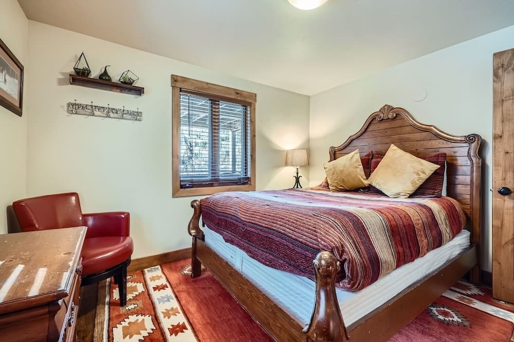 Casa De Plata 5 Bedroom Home by RedAwning