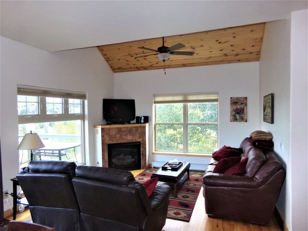 Anemone Townhome 3 Bed 3 Bath