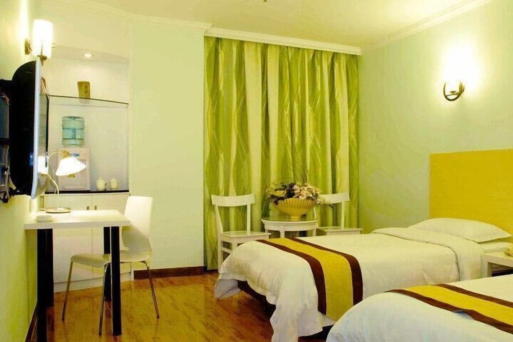 LN White House Hotel