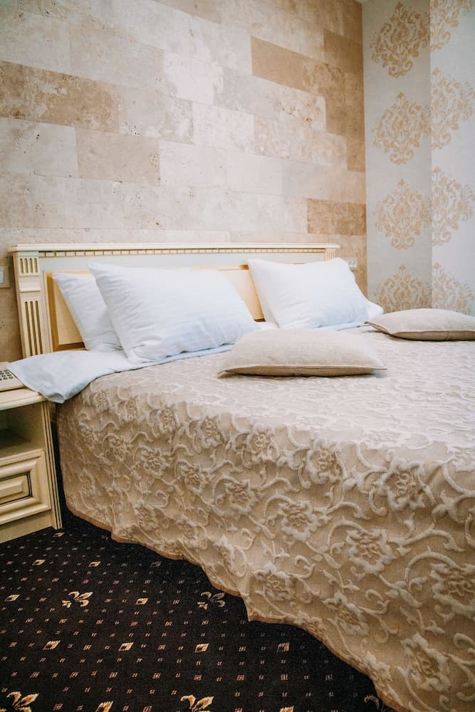 Vintage Hotel on French Boulevard