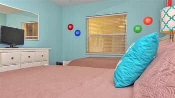 Hamilton 206 2 Br condo by RedAwning