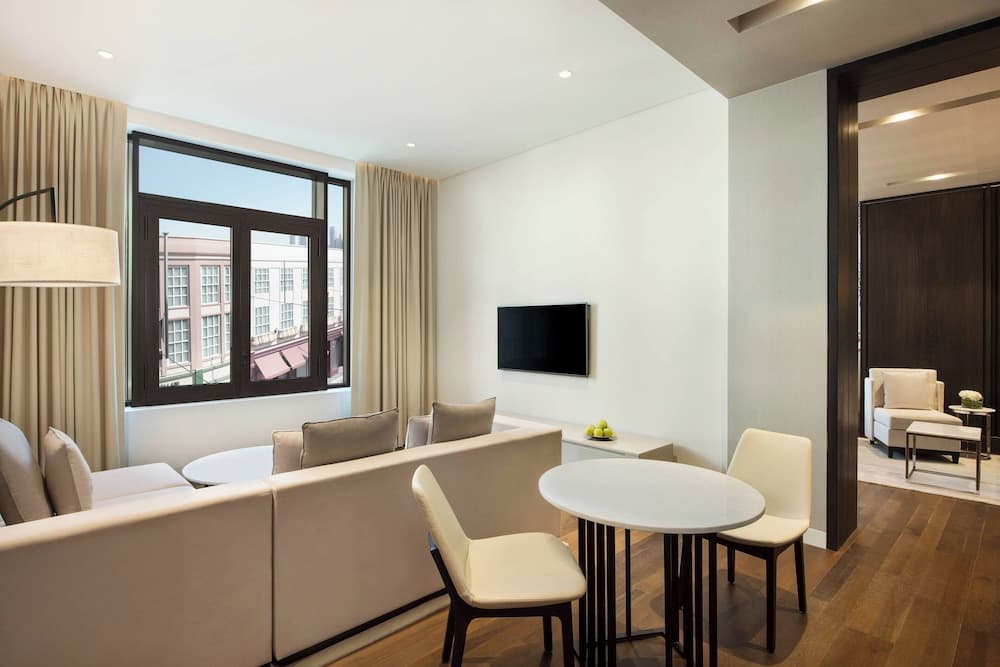 La Ville Hotel & Suites CITY WALK, Dubai, Autograph Collection