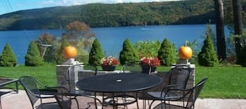 Cobblescote on the Lake