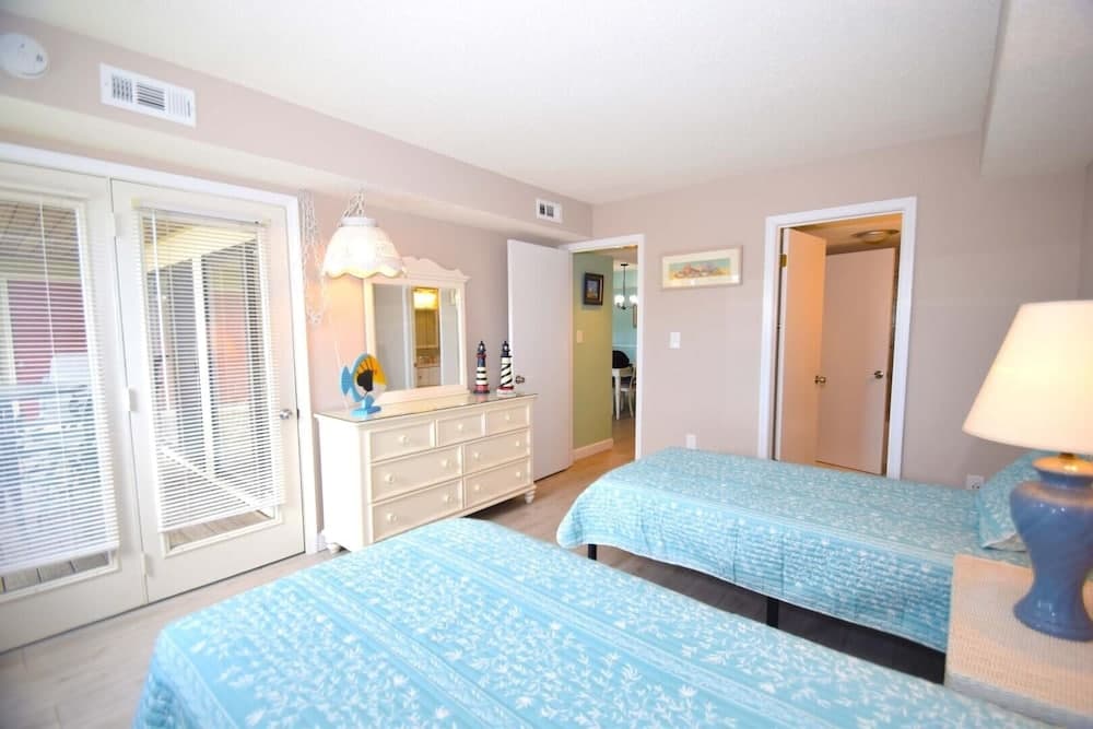 Seascape-heron Harbour 200-9 2 Bedroom Condo by RedAwning