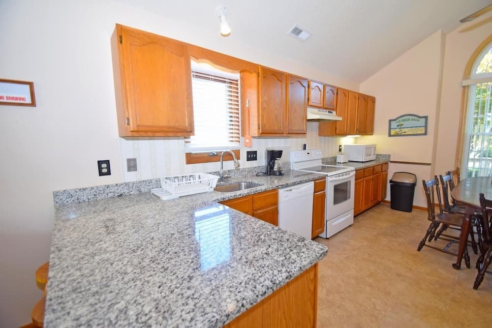 Fountain Road 13701 3 Bedroom Home by RedAwning