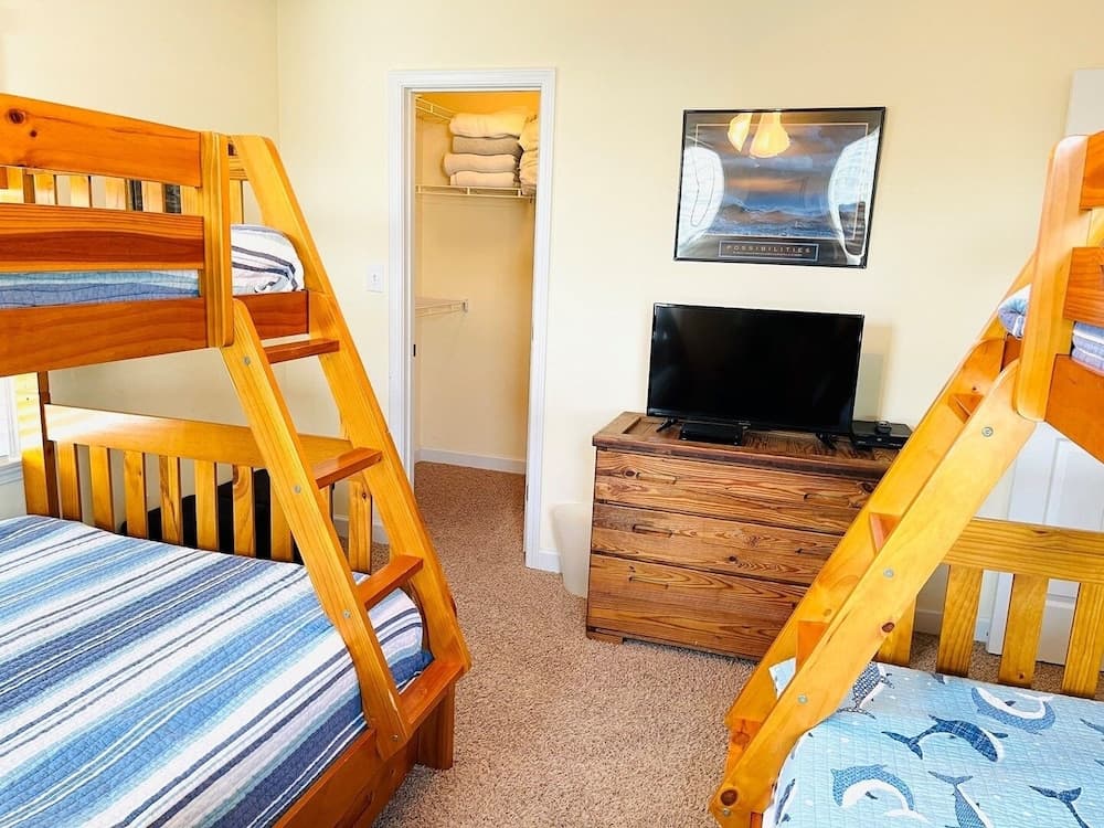 Angling Inn 4 Bedroom Home by RedAwning