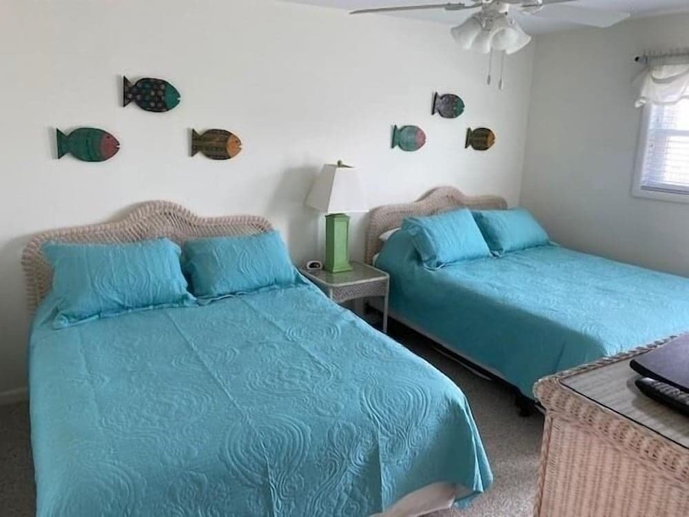 Due South - 5 Br Home