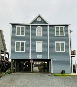 Grammy's House 4 Bedroom Home by RedAwning