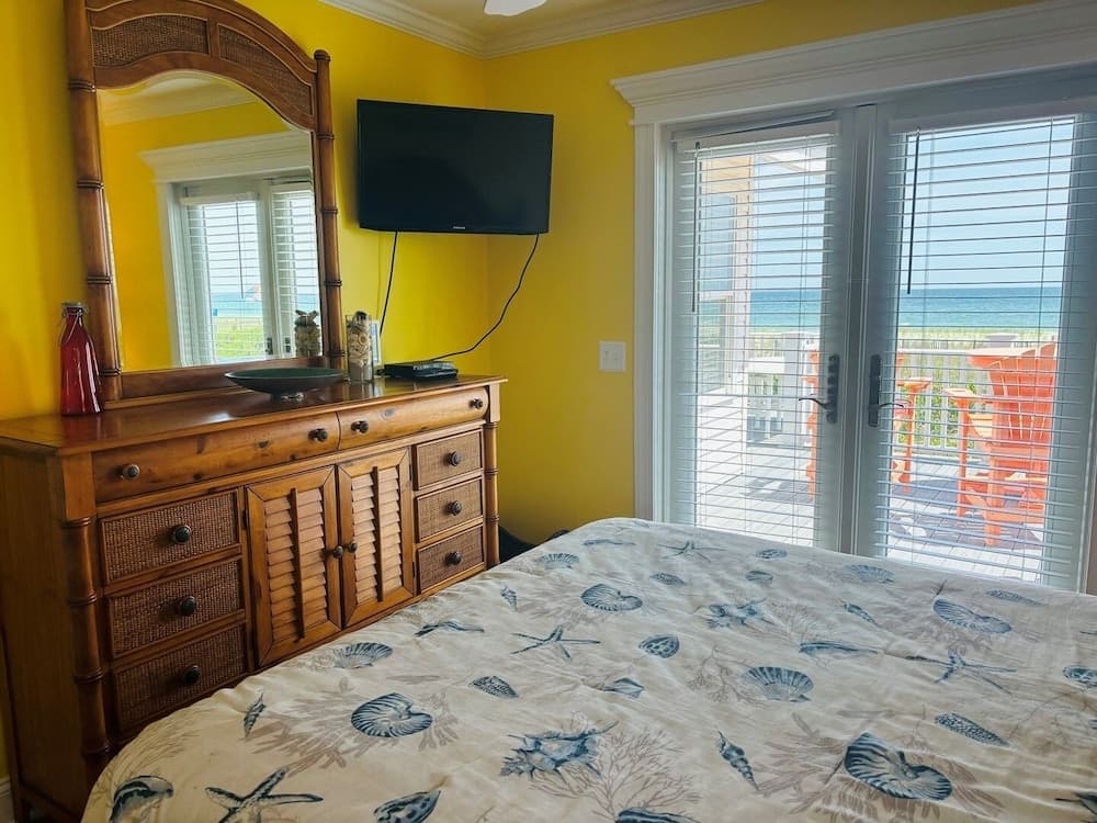 Heaven Sent 4 Bedroom Home by RedAwning