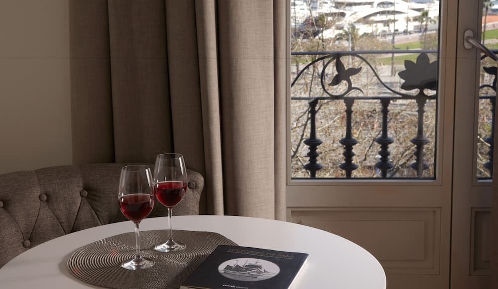 Duquesa Suites Landmark Hotel by Duquessa Hotel Collection