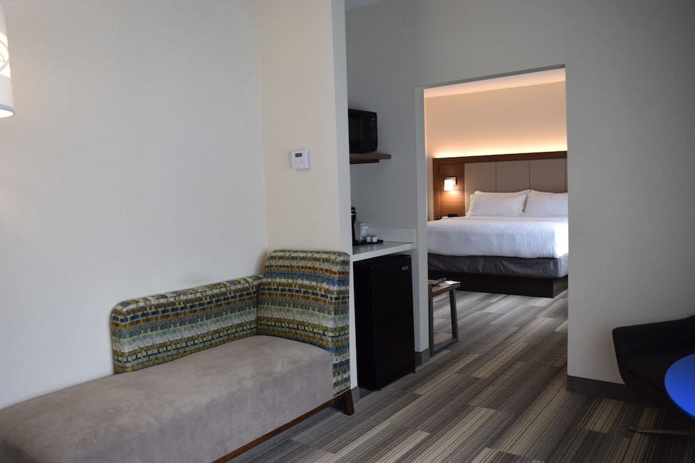 Holiday Inn Express & Suites Ithaca by IHG