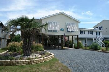 Mental Smiles 3 Bedroom Home by RedAwning