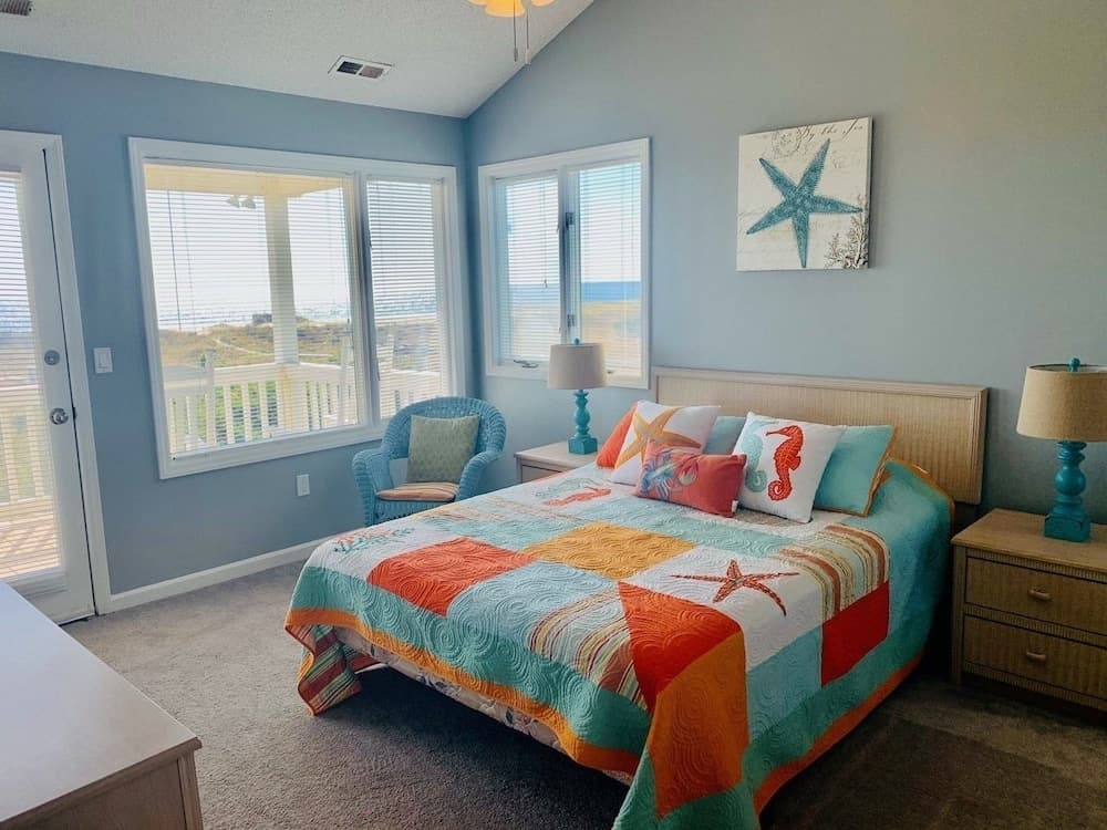 Park Place- 6 Bedroom Home by RedAwning