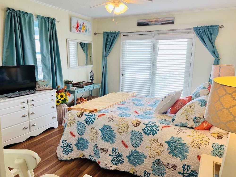 Seaside - 4 Br Home