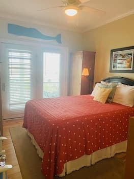 Shore Beats Workin' 5 Bedroom Home by RedAwning